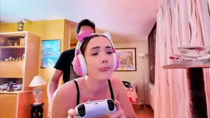 Surprendre Sa Meuf En Train De Jouer  Console  Baiser - Videos Film Porno Gros Cul Gratuit Gratuites HD | Jeux de Rue