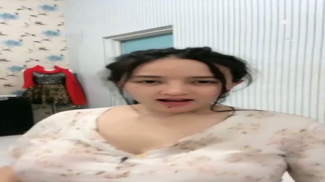 BERLIAN OCHI basah-basahan di kamar mandi. Full - Videos Film Porno Petite Gratuites HD | Jeux de Rue